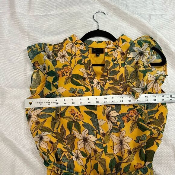 Who What Wear Yellow Floral Flutter Sleeve Dress - Picture 4 of 6
